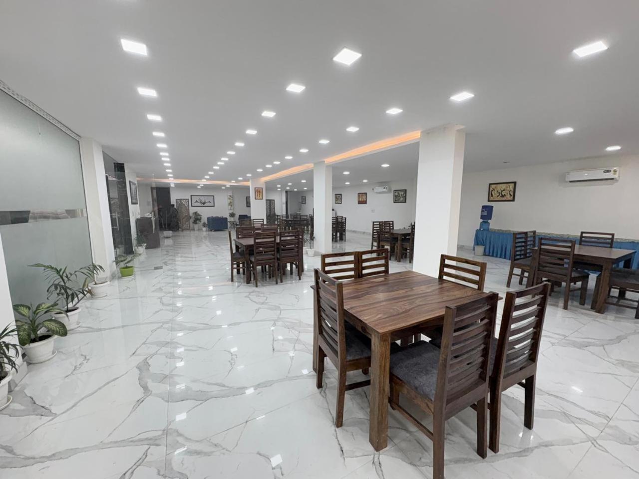 Pacific Inn Eco Central Gurgaon Exterior photo