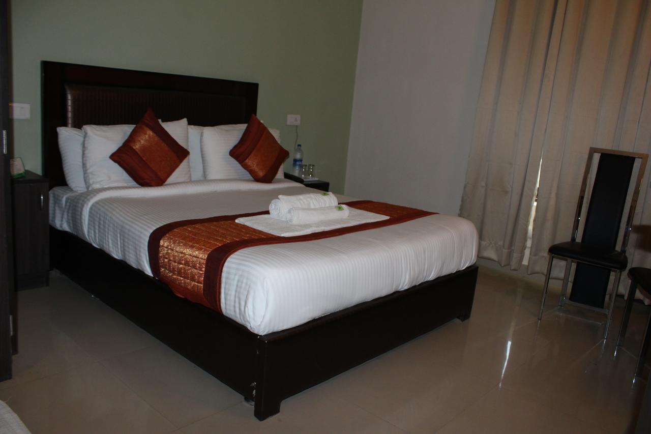 Pacific Inn Eco Central Gurgaon Exterior photo