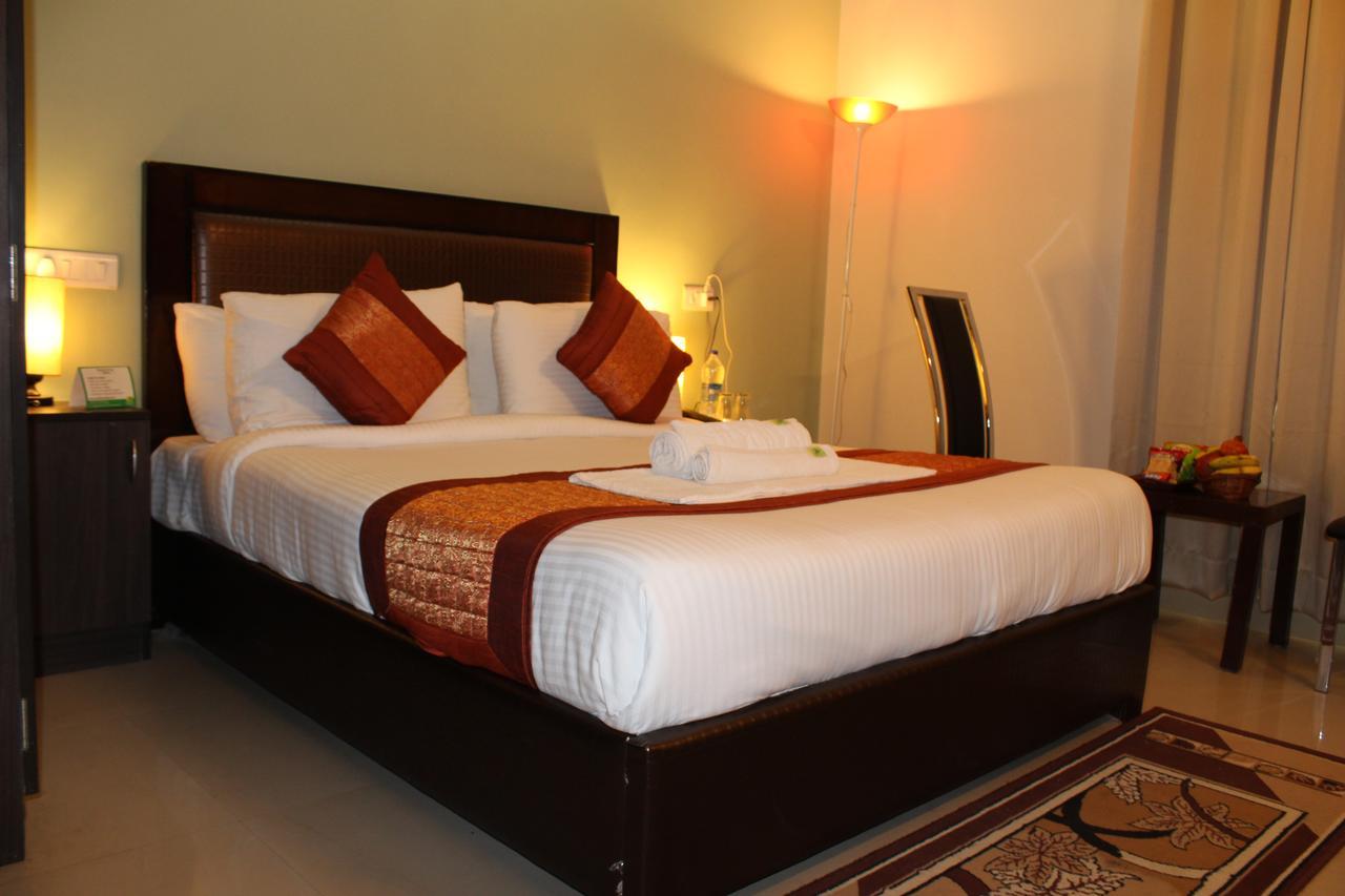 Pacific Inn Eco Central Gurgaon Exterior photo
