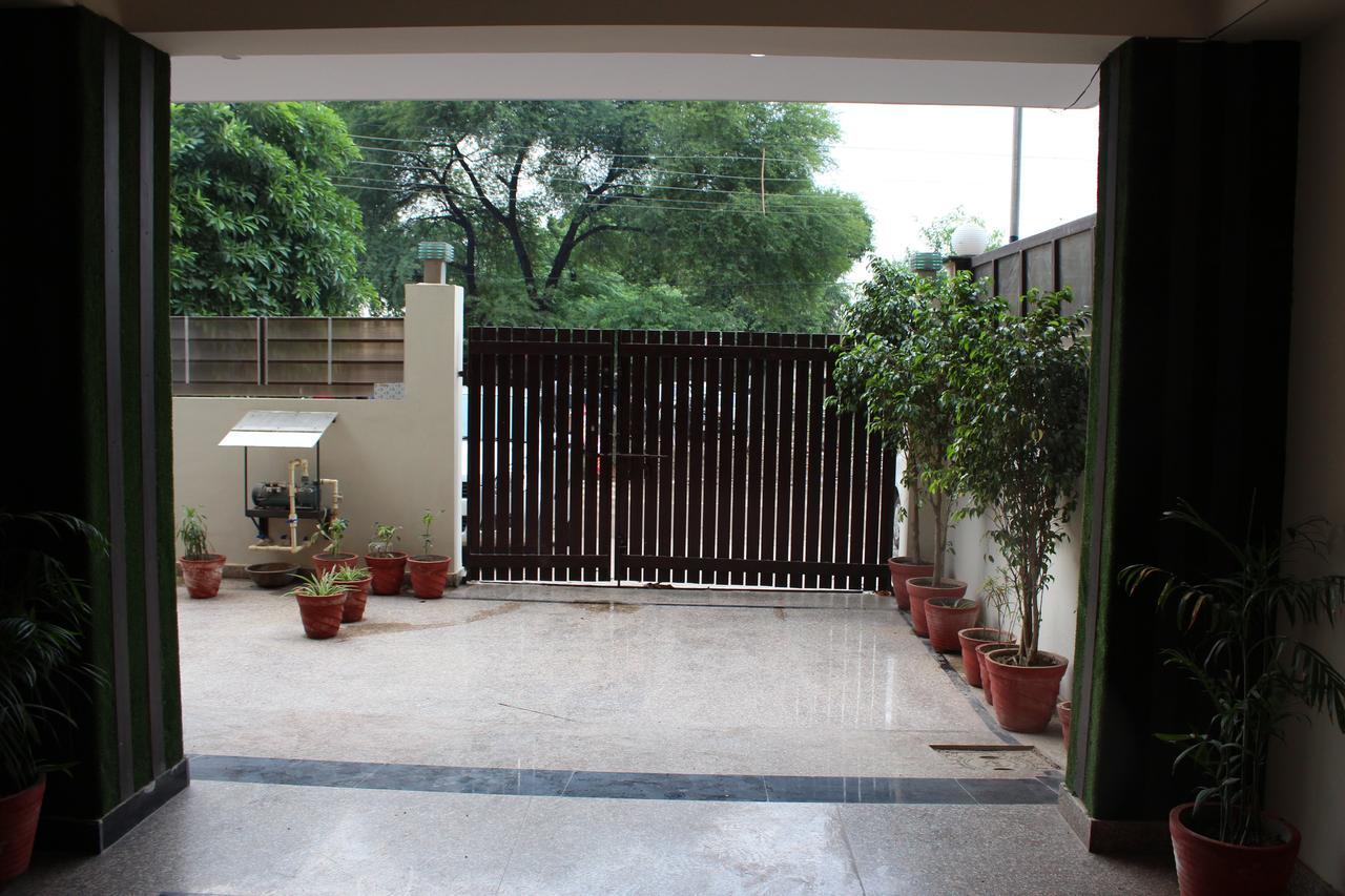 Pacific Inn Eco Central Gurgaon Exterior photo