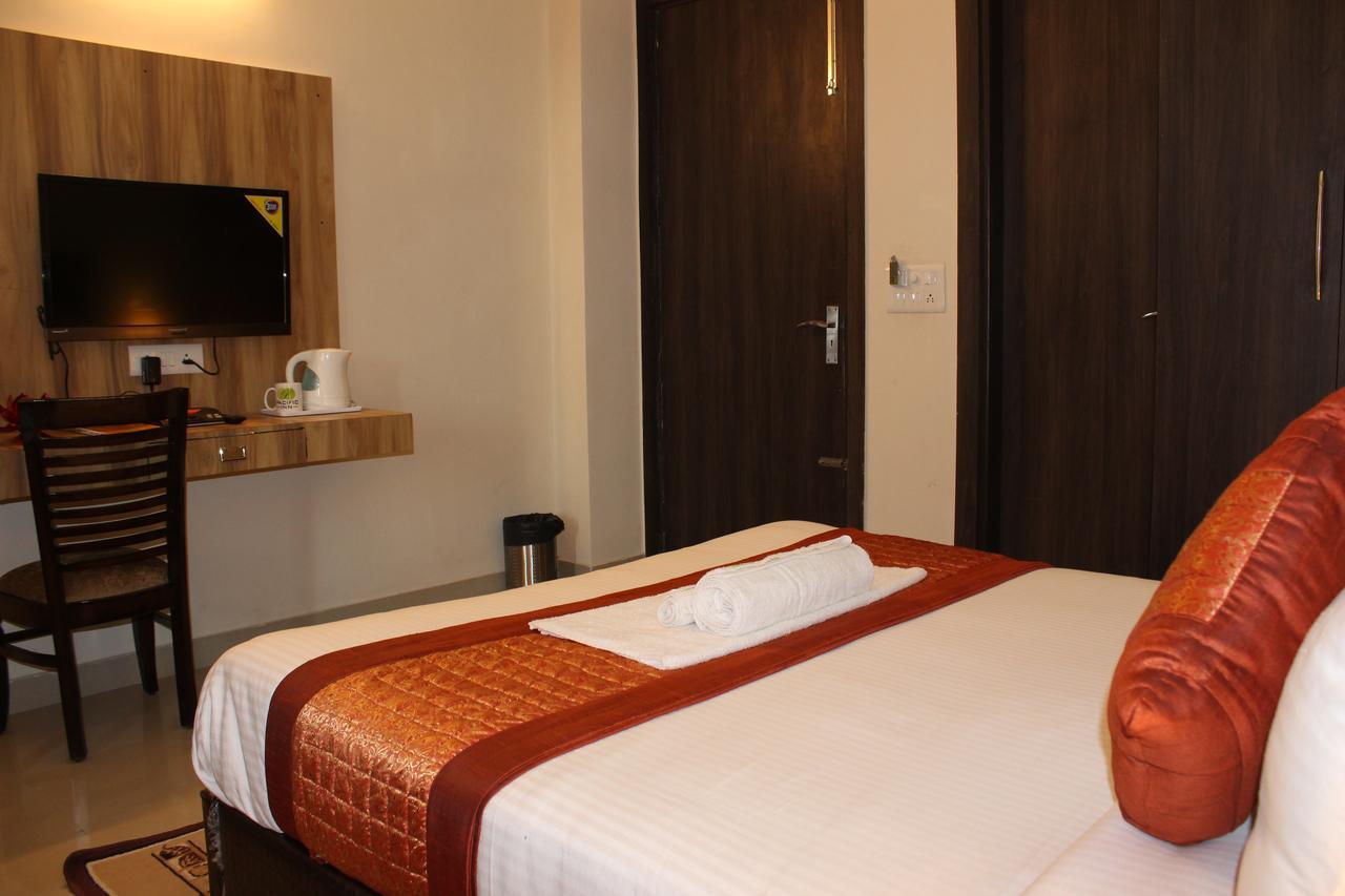 Pacific Inn Eco Central Gurgaon Exterior photo