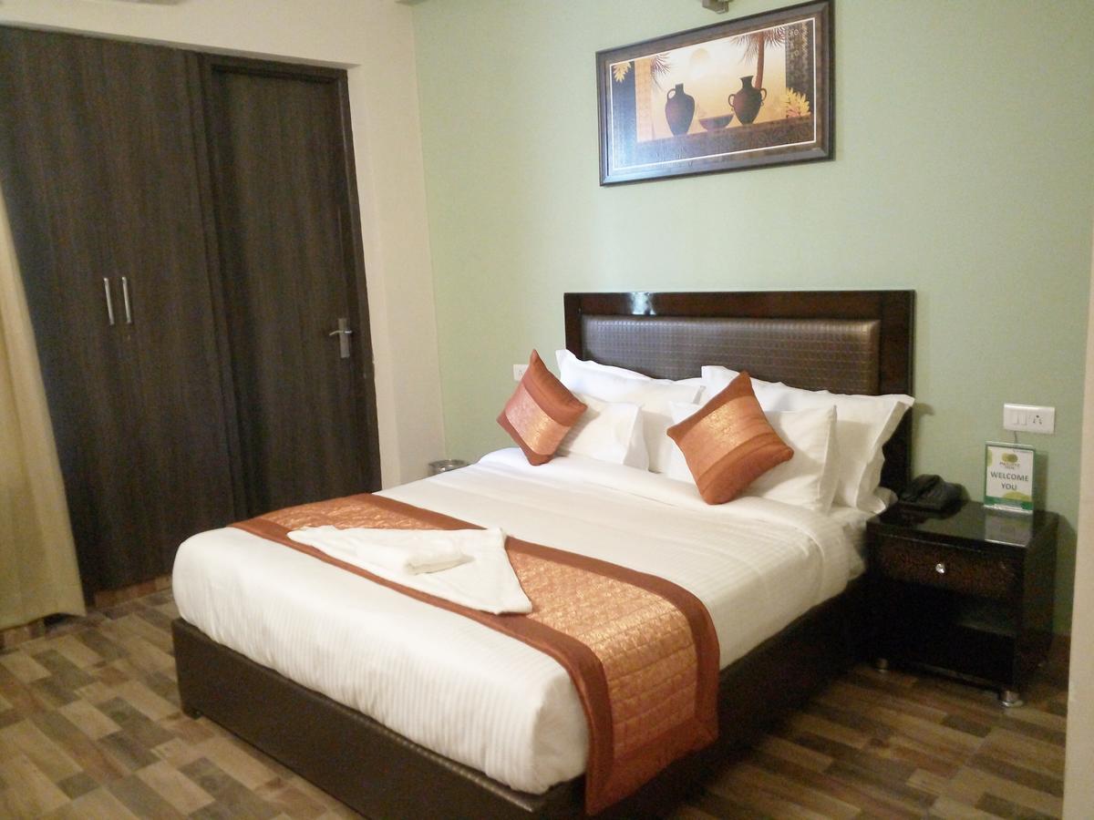 Pacific Inn Eco Central Gurgaon Exterior photo